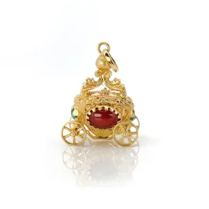 1970s 18KT Yellow Gold Carnelian Agate & Chalcedony Carriage Pendant