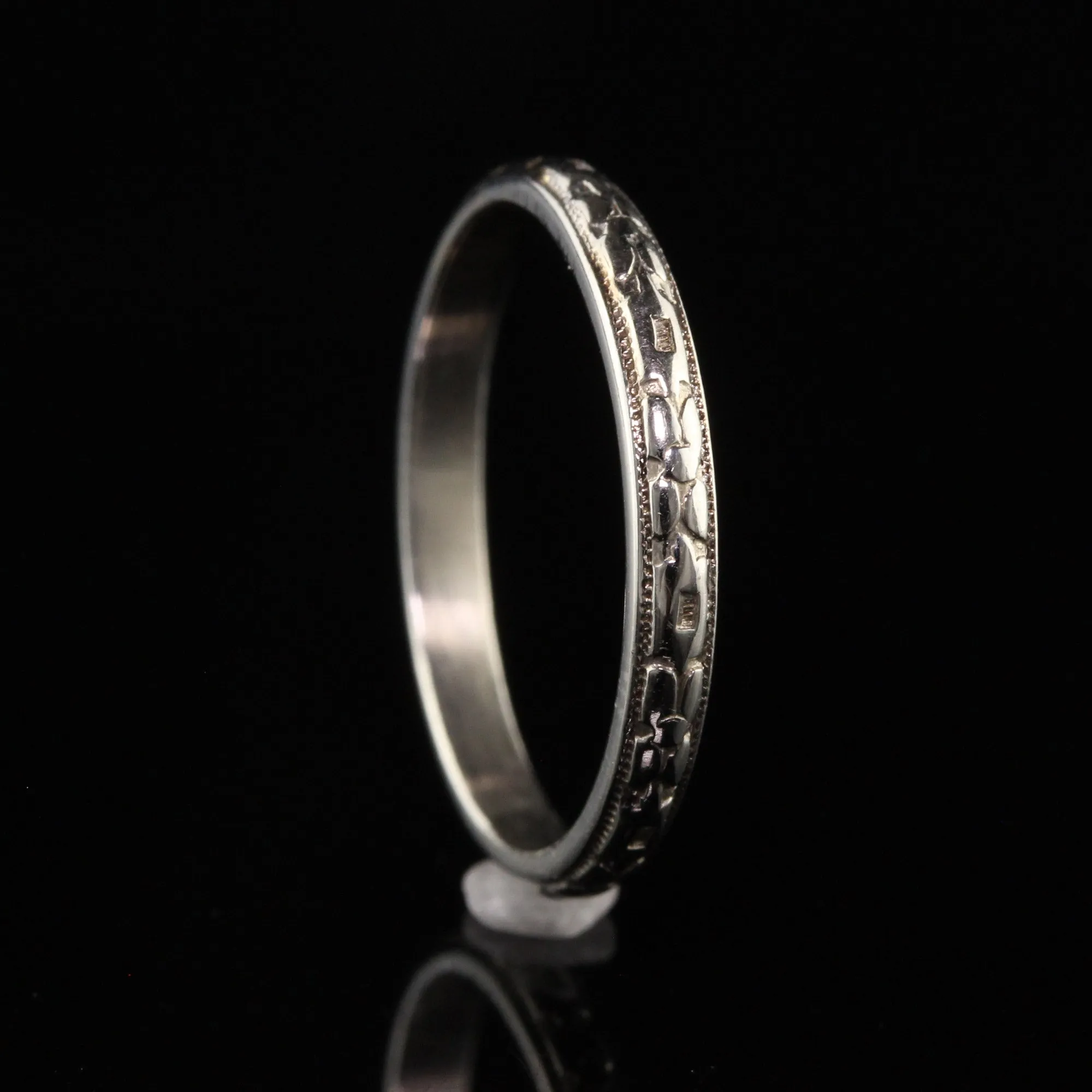 Antique Art Deco 18K White Gold Engraved Wedding Band - Size 7 3/4