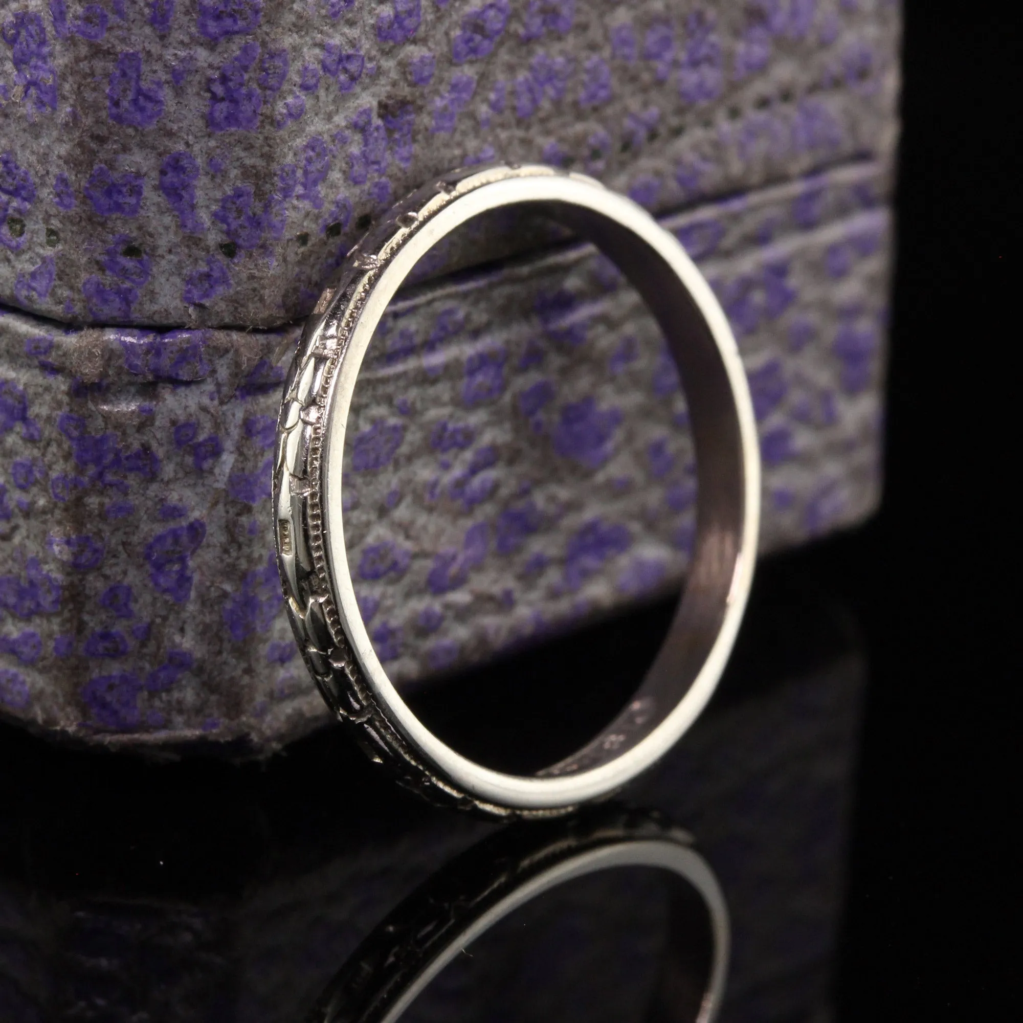 Antique Art Deco 18K White Gold Engraved Wedding Band - Size 7 3/4