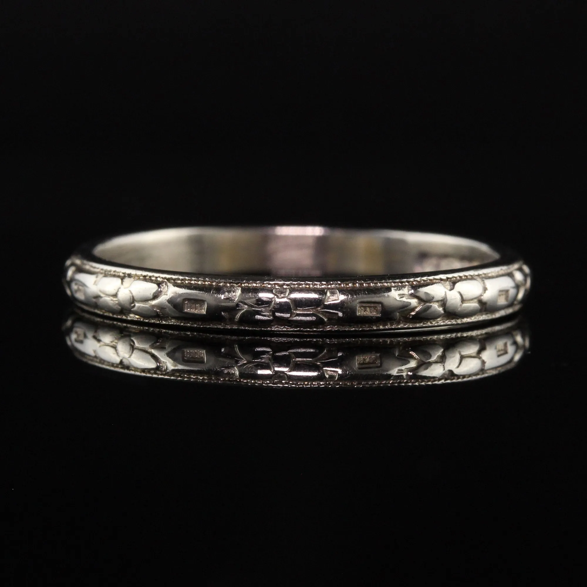 Antique Art Deco 18K White Gold Engraved Wedding Band - Size 7 3/4