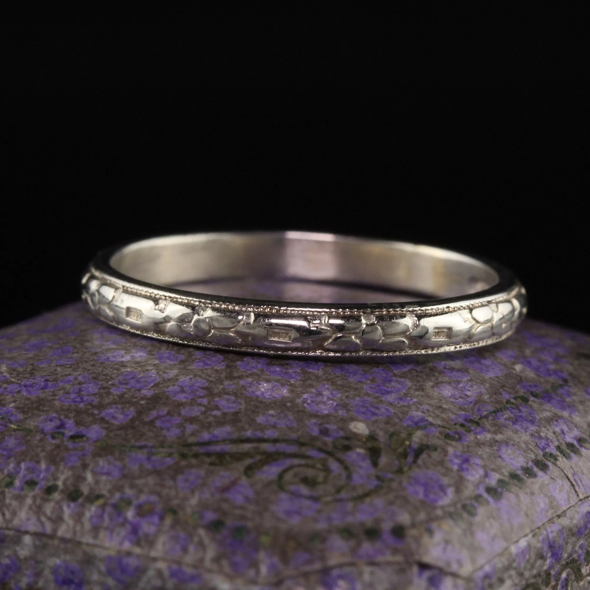Antique Art Deco 18K White Gold Engraved Wedding Band - Size 7 3/4