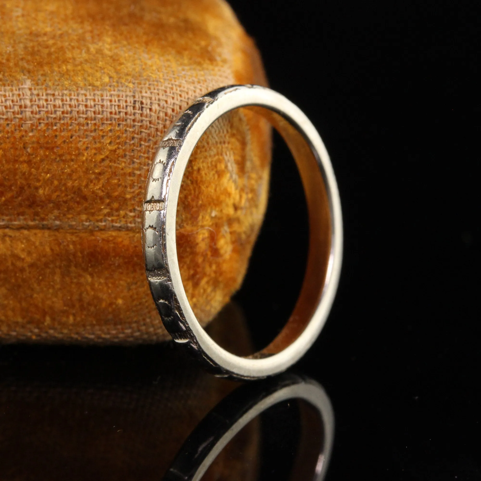 Antique Art Deco 18K White Gold Engraved Wedding Band