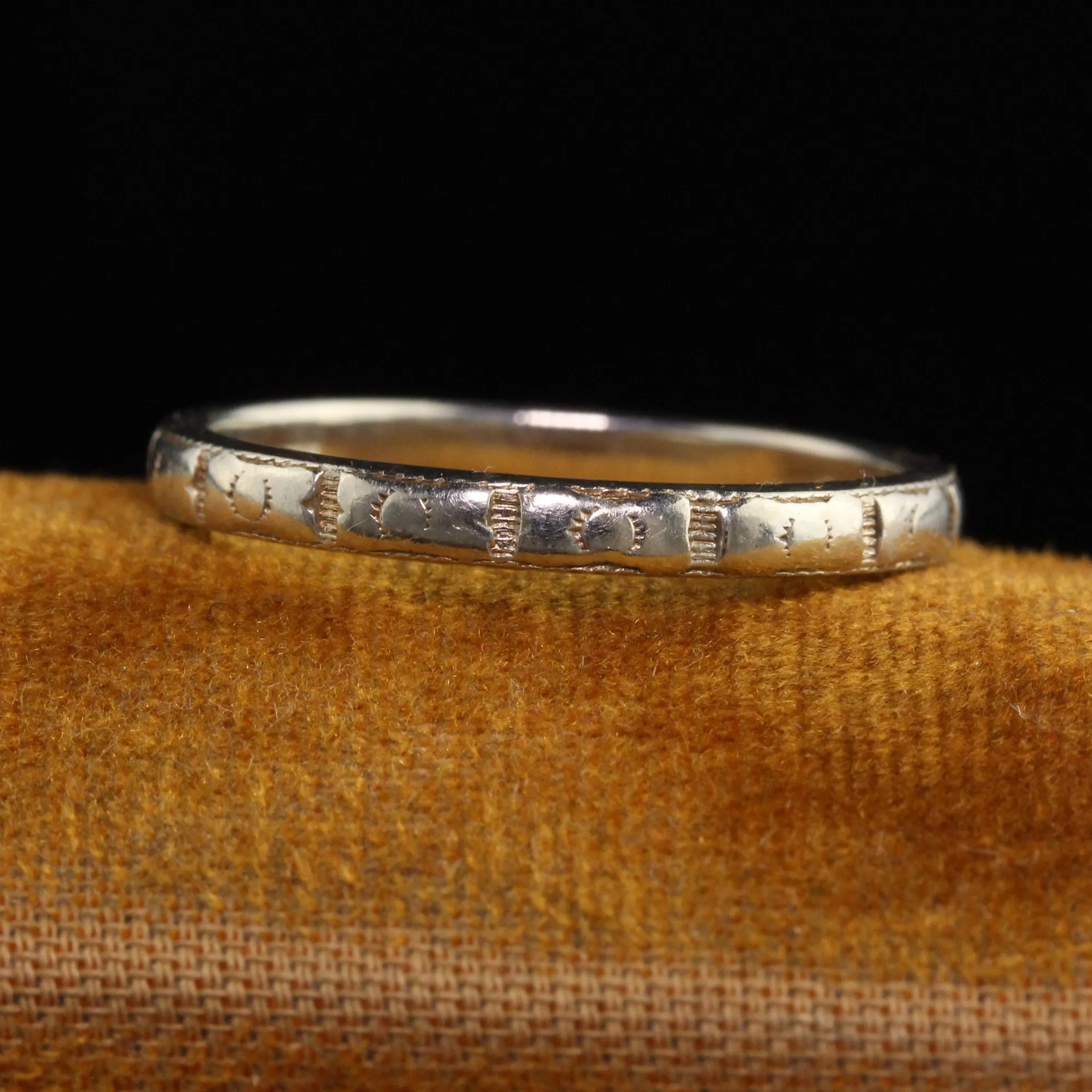 Antique Art Deco 18K White Gold Engraved Wedding Band