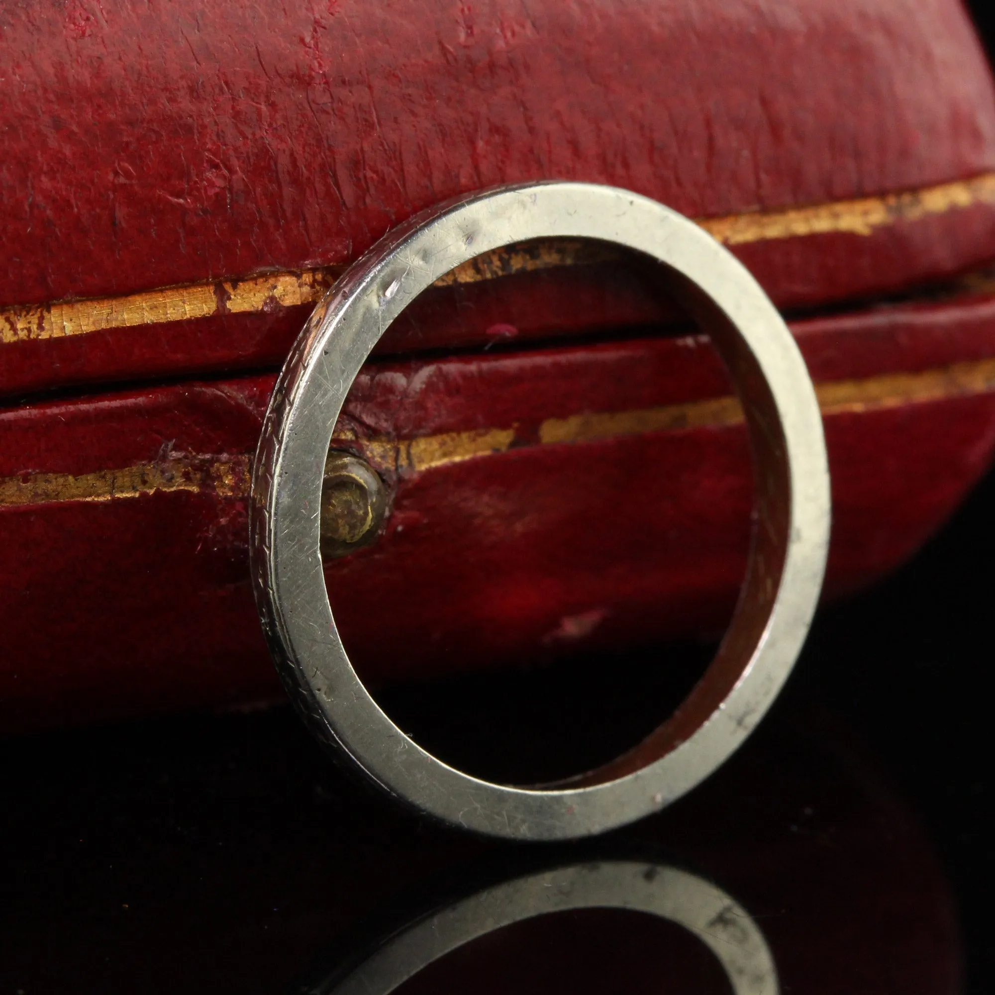 Antique Art Deco 18K White Gold Two Tone Engraved Wedding Band - Size 4 1/2