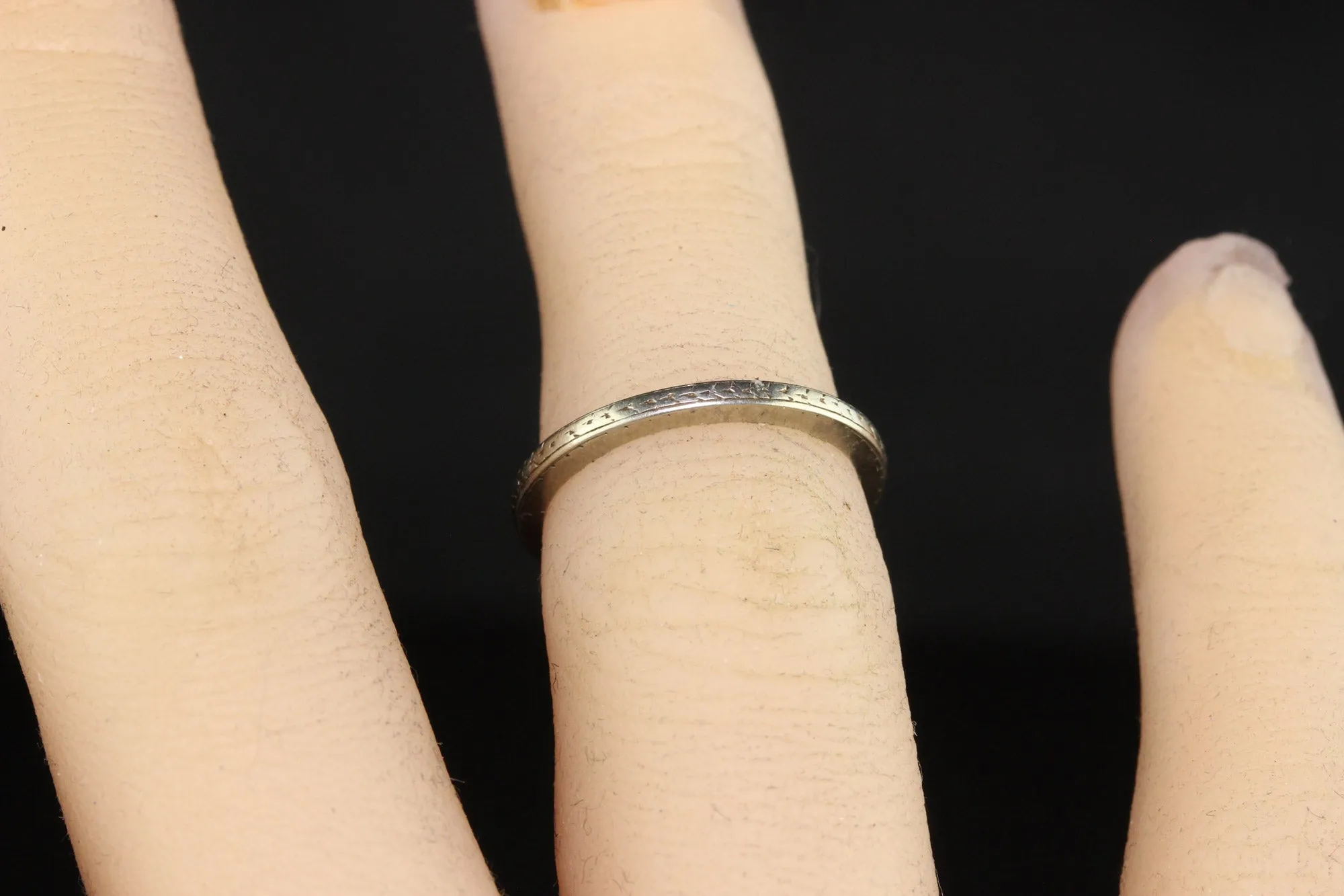 Antique Art Deco 18K White Gold Two Tone Engraved Wedding Band - Size 4 1/2