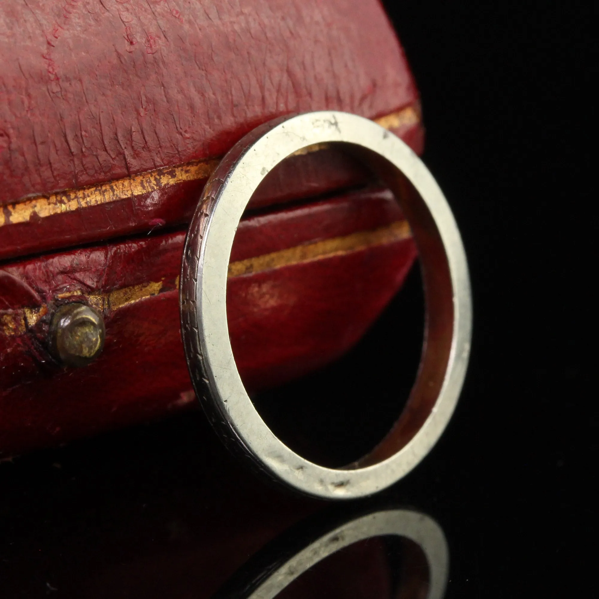 Antique Art Deco 18K White Gold Two Tone Engraved Wedding Band - Size 4 1/2