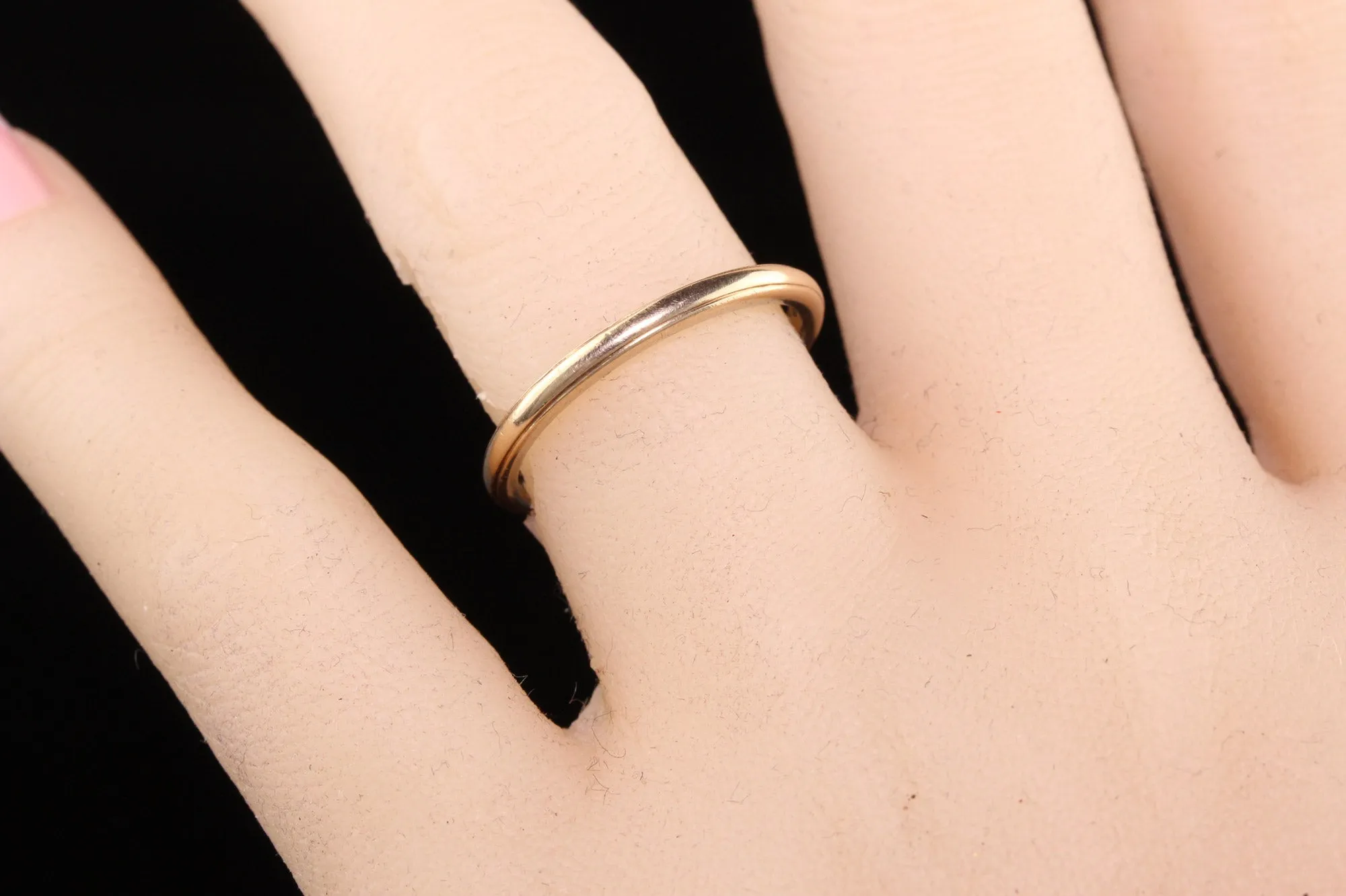 Antique Art Deco 18K Yellow Gold and Platinum Engraved Wedding Band - Size 6 3/4