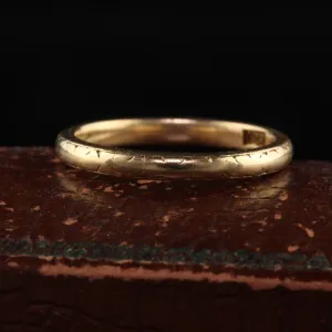 Antique Art Deco 18K Yellow Gold Engraved Wedding Band