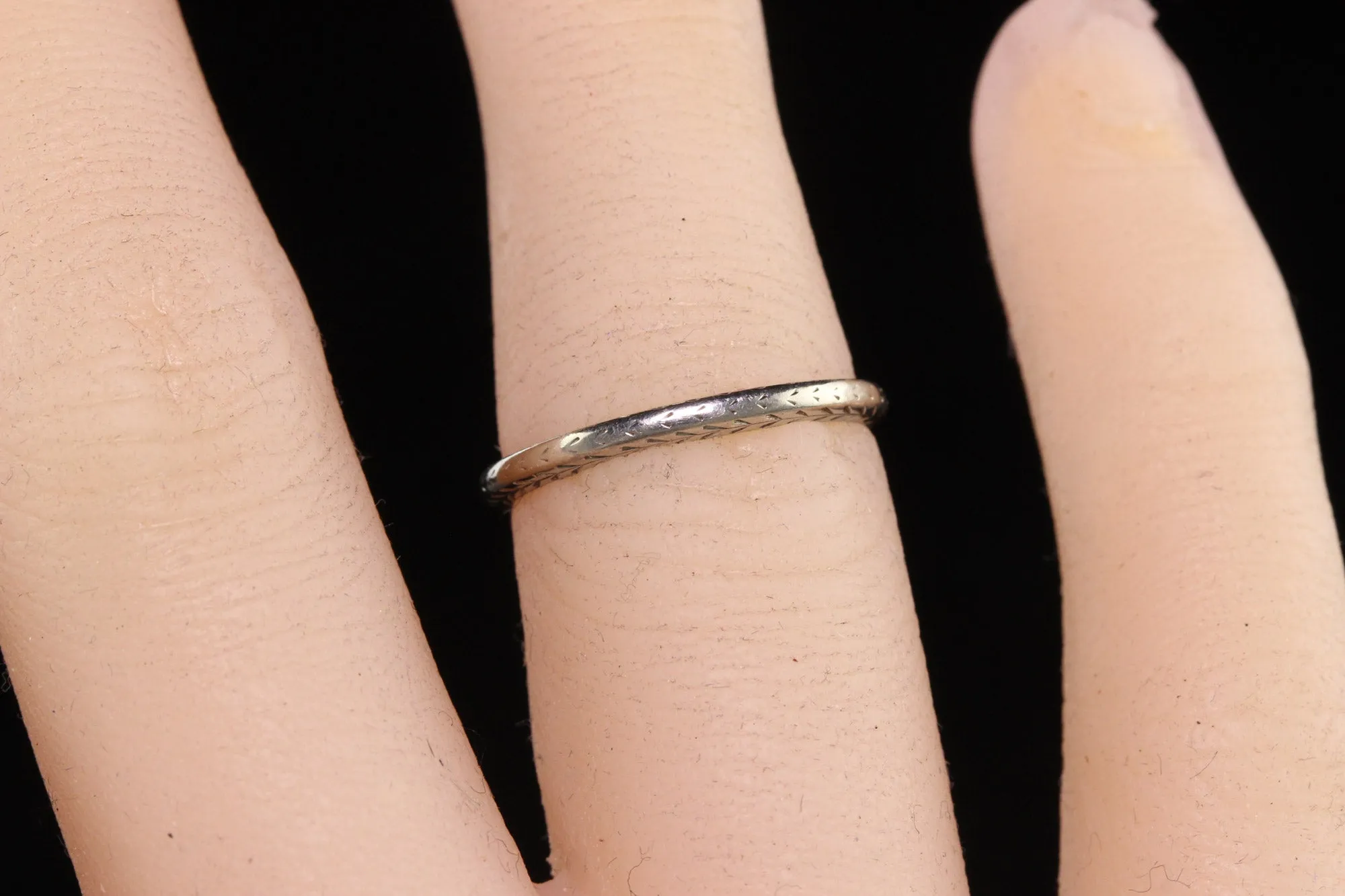 Antique Art Deco Belais 18K White Gold Engraved Wedding Band - Size 5
