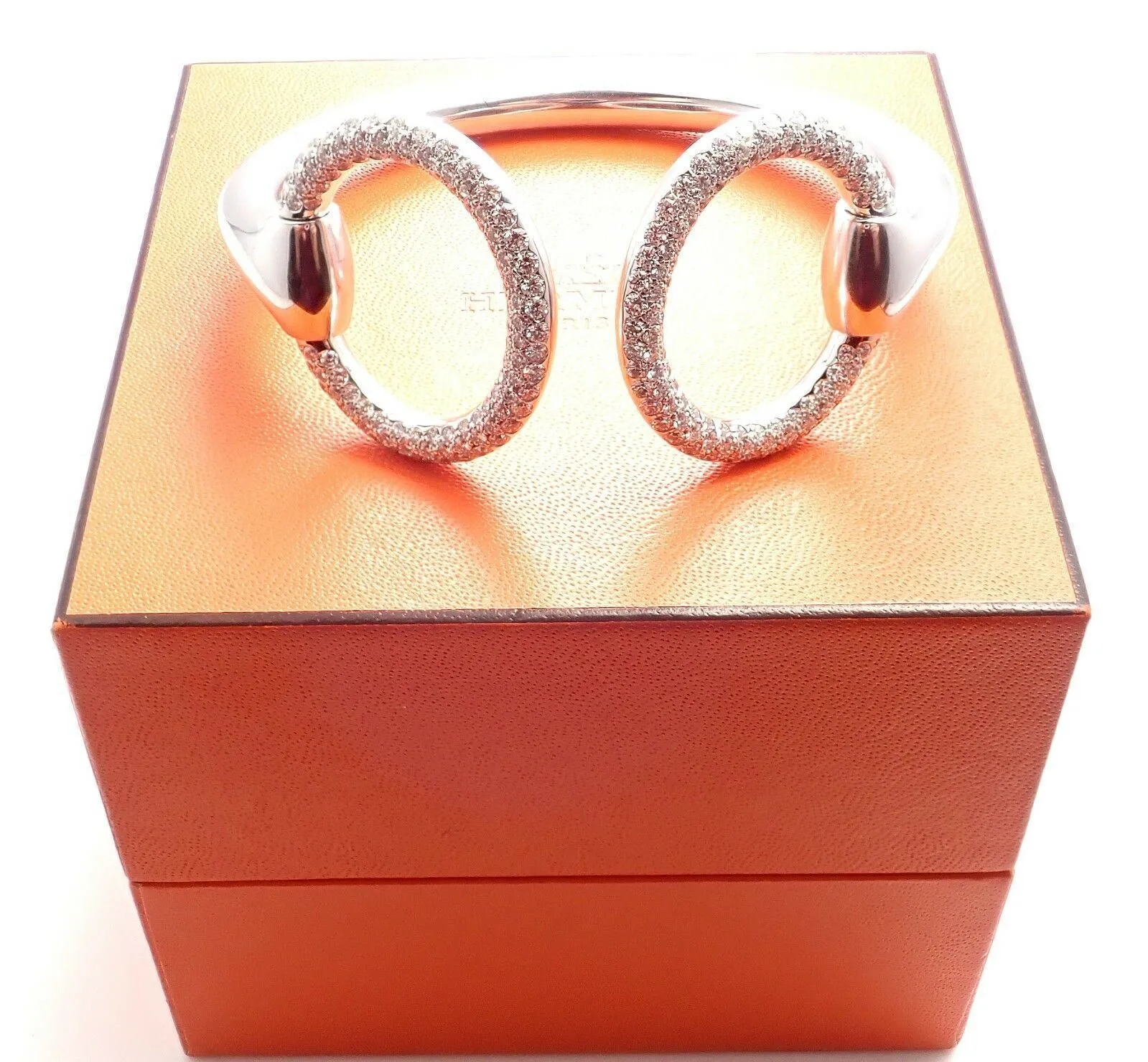 Authentic! Hermes Nausicaa 18K White Gold Diamond Horsebit Cuff Bangle Bracelet