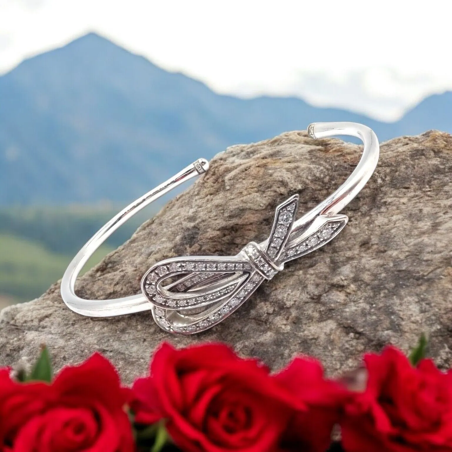 Authentic! Tiffany & Co 18k White Gold Diamond Bow Ribbon Bangle Cuff Bracelet