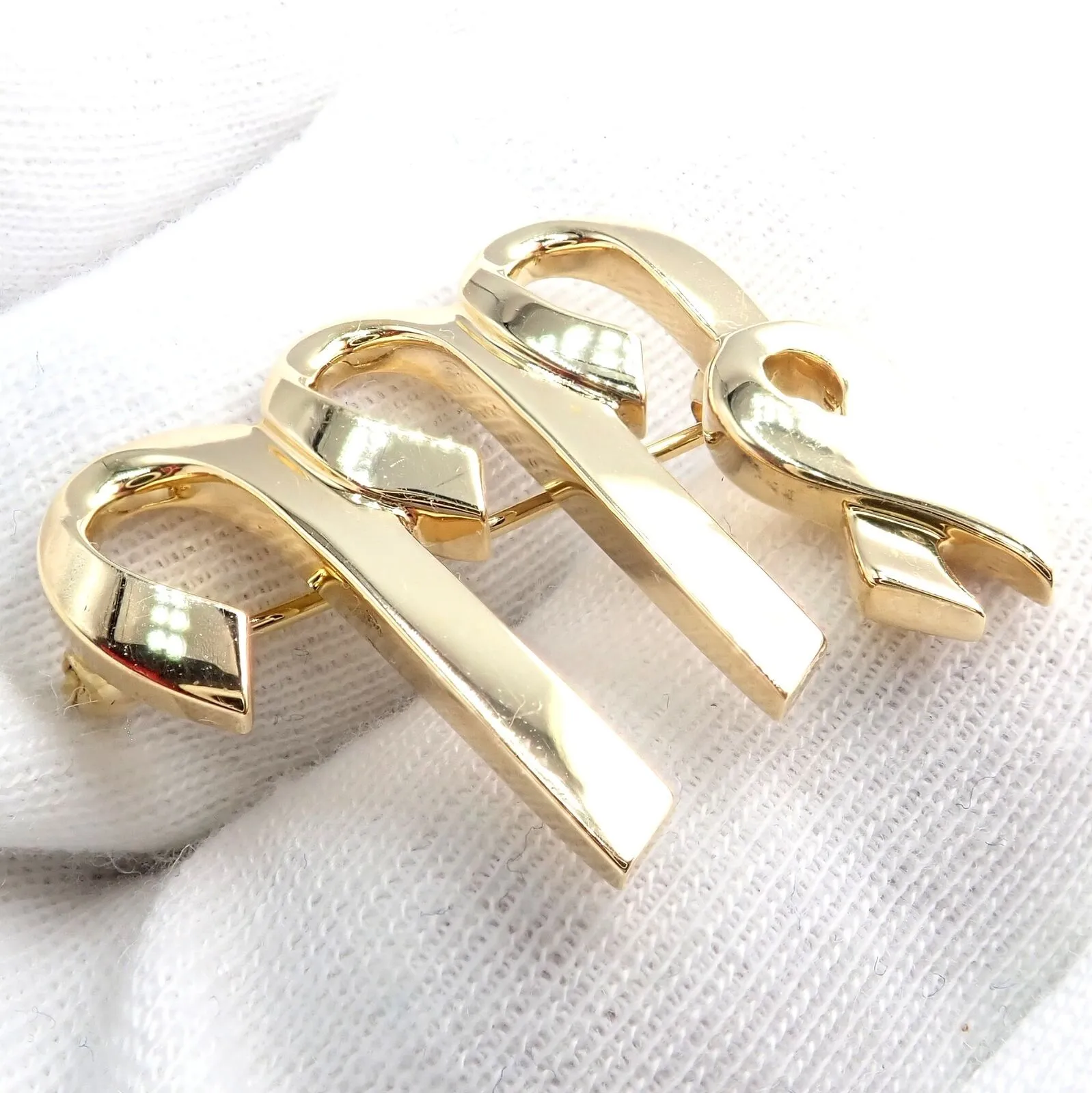 Authentic! Tiffany & Co Paloma Picasso 18k Yellow Gold Zodiac Virgo Pin Brooch