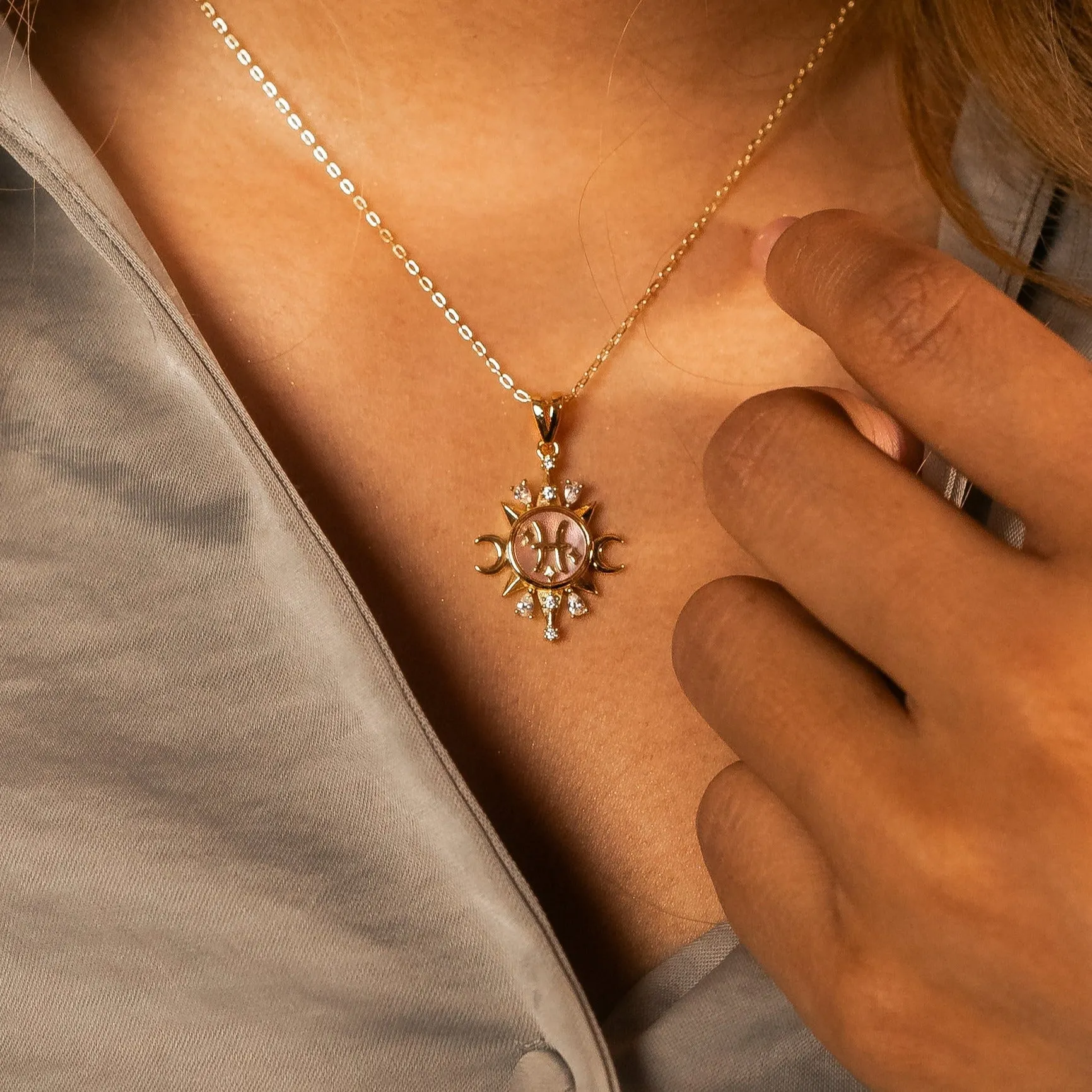 Celestial Horoscope Pendant - Pisces