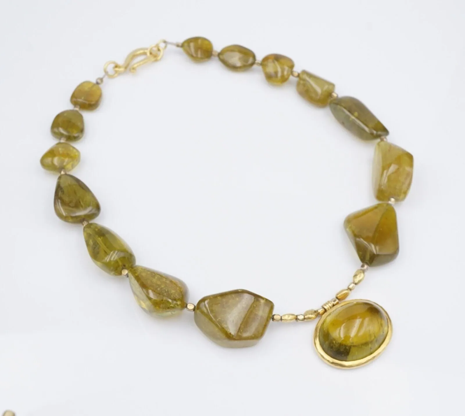 Darlene de Sedle 22k Gold Rare Grossular Garnet Necklace Designer NG1317