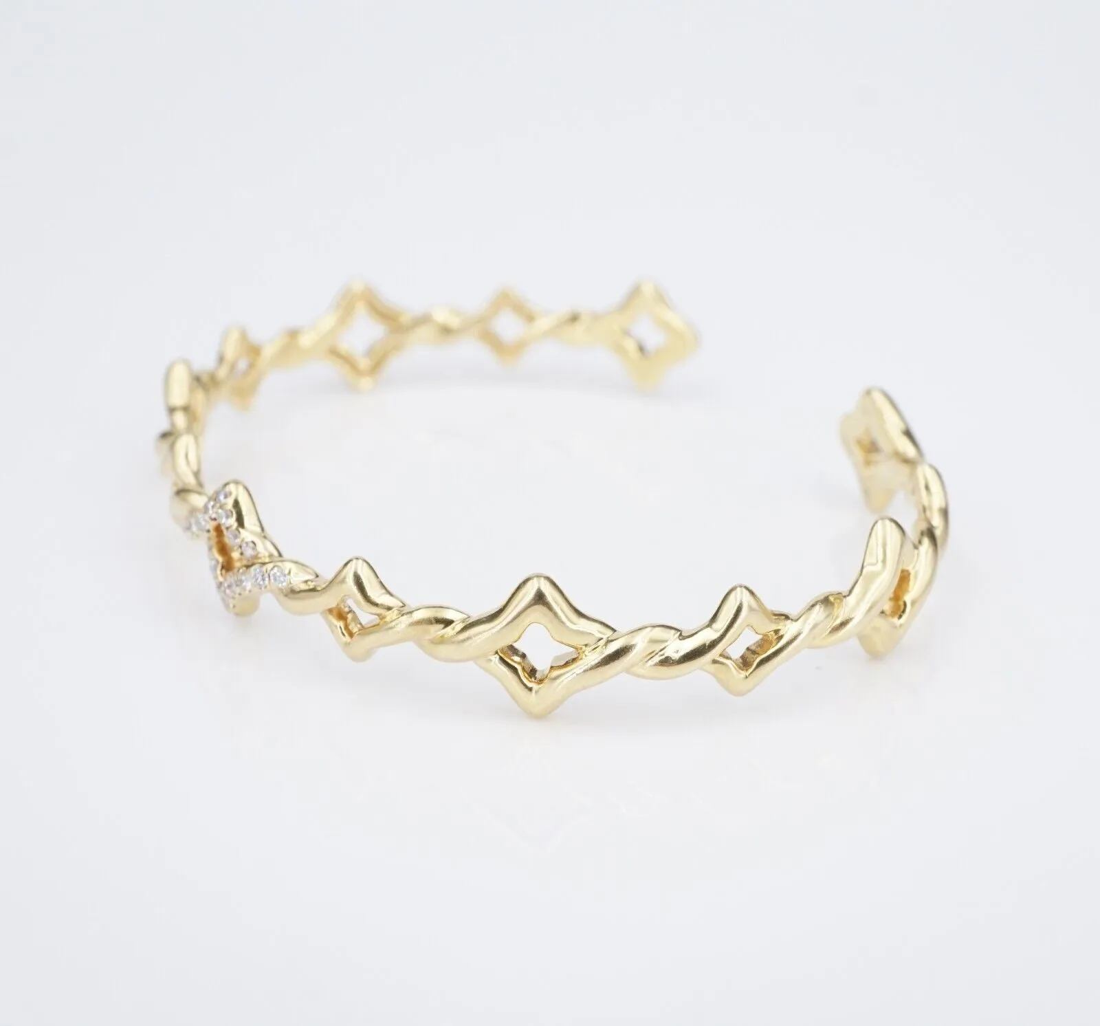 David Yurman Venetian Diamond Bracelet Quatrefoil Single Row Cuff 18k Gold BG930