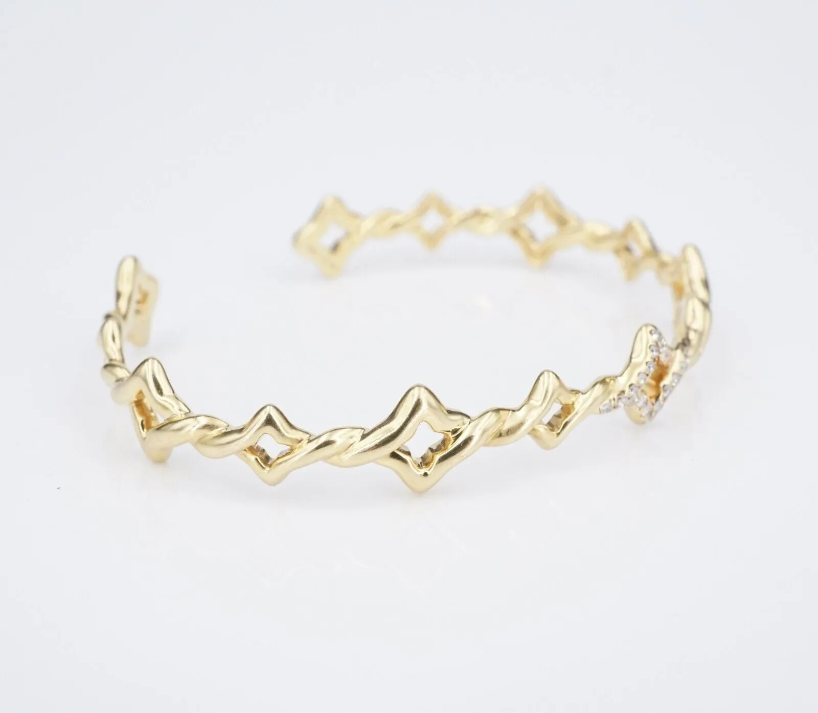 David Yurman Venetian Diamond Bracelet Quatrefoil Single Row Cuff 18k Gold BG930