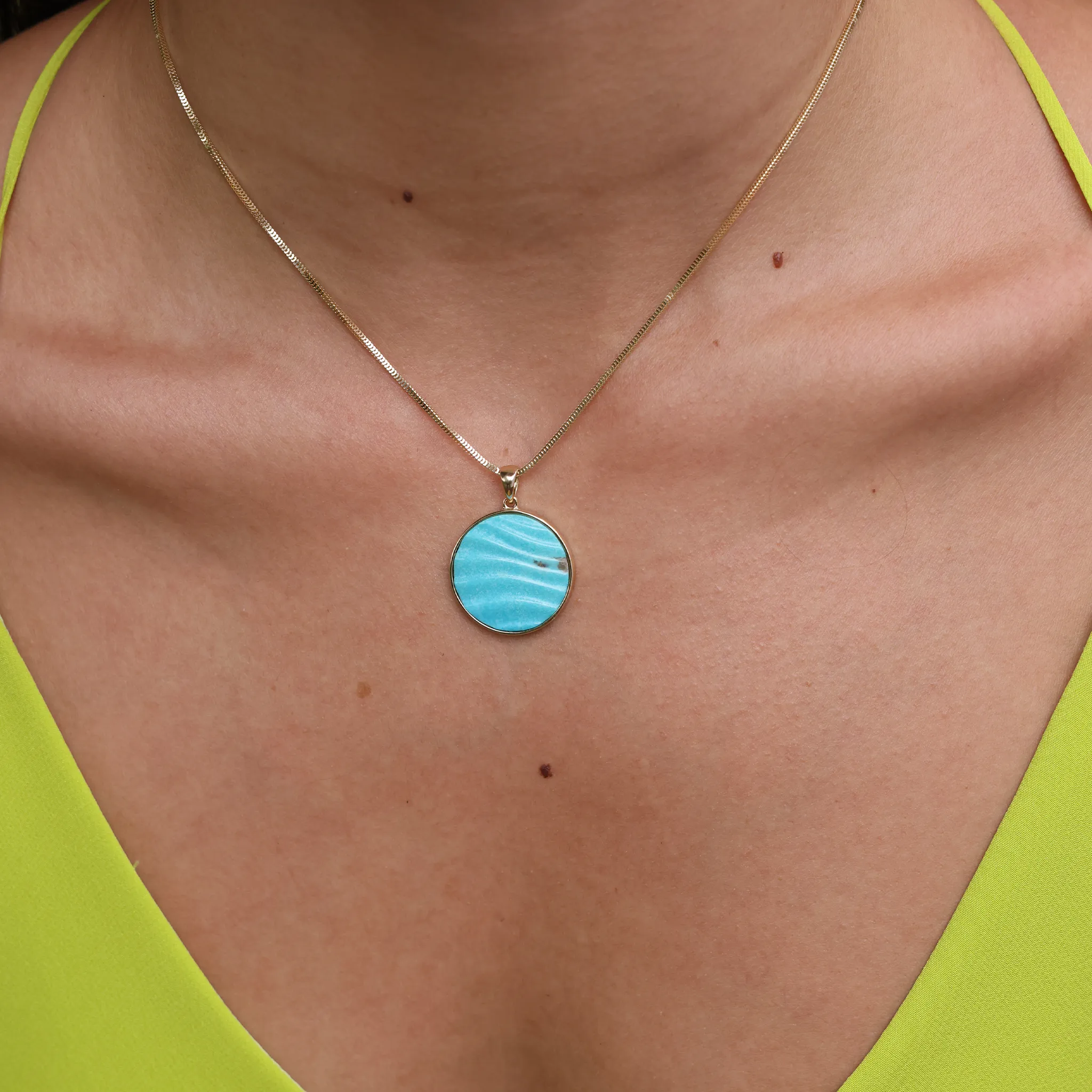 Ocean Sand Turquoise Pendant in Gold - 22mm