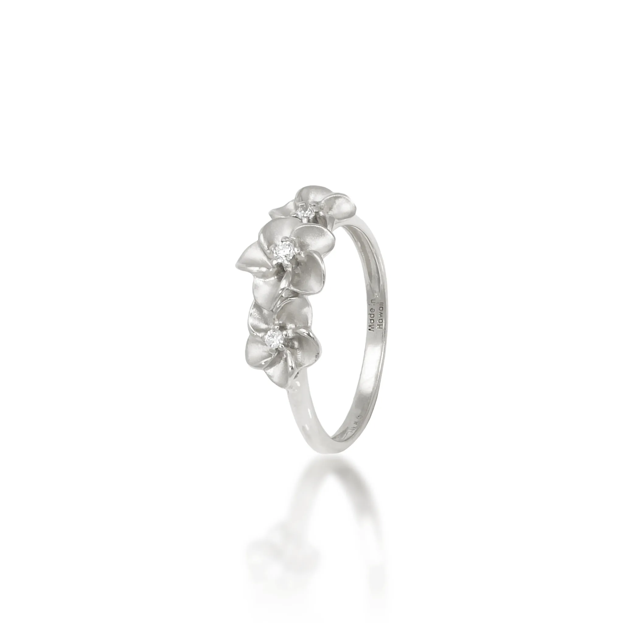 Plumeria Ring in White Gold with Diamonds - 8mm