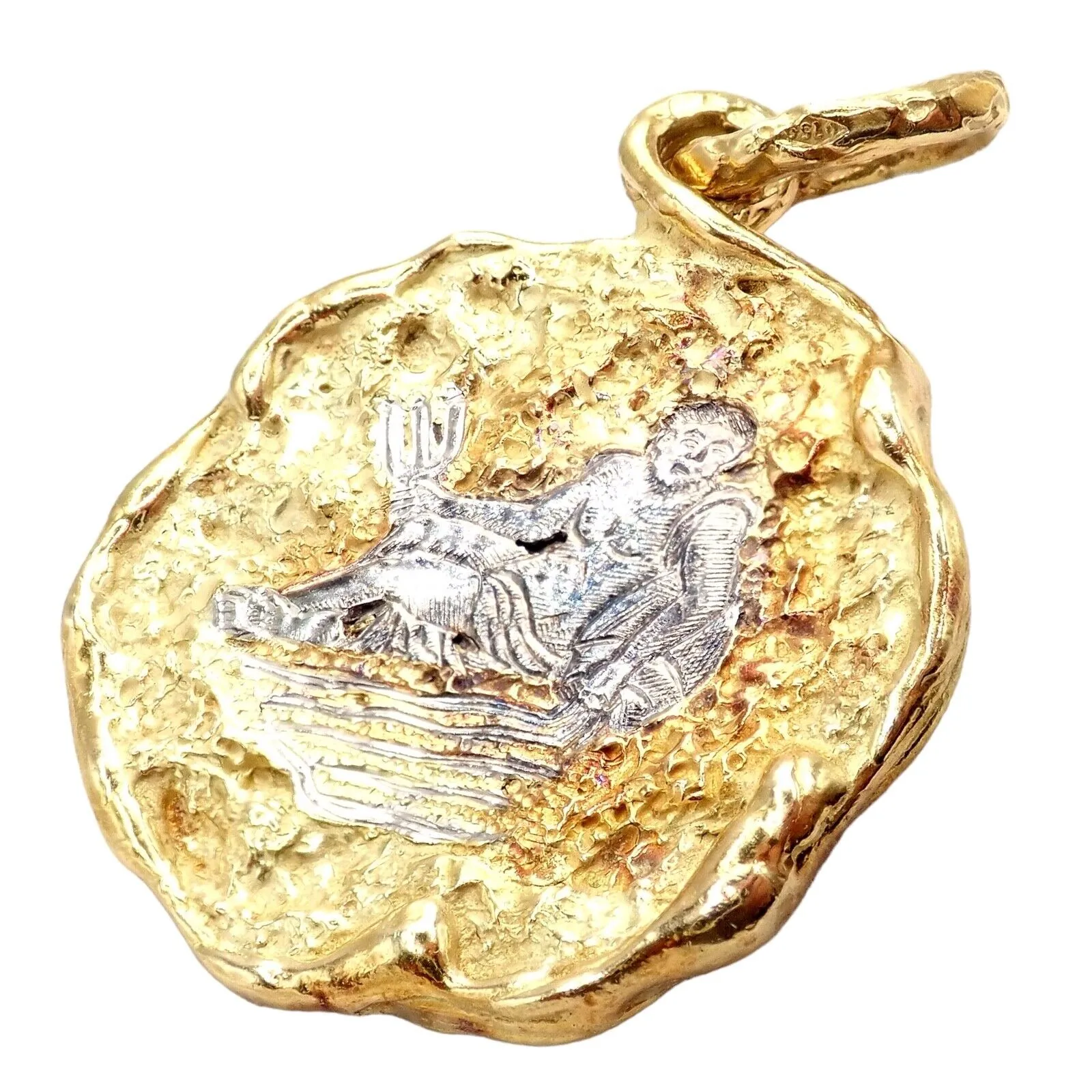 Rare! Vintage Chaumet Paris 18k Yellow Gold Zodiac Aquarius Pendant Medallion